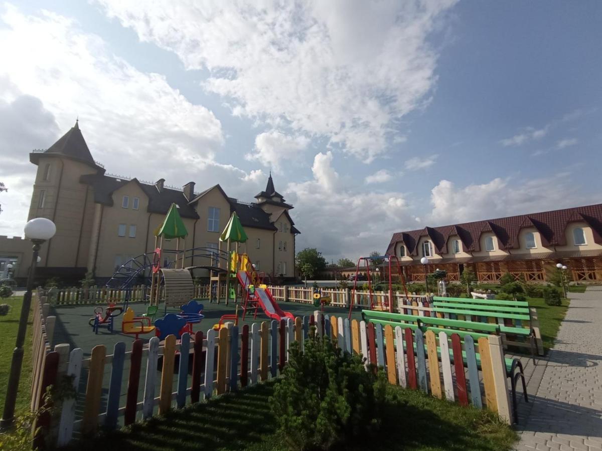 Готельно-Ресторанний Комплекс Прованс Парк Pochaiv Exterior photo