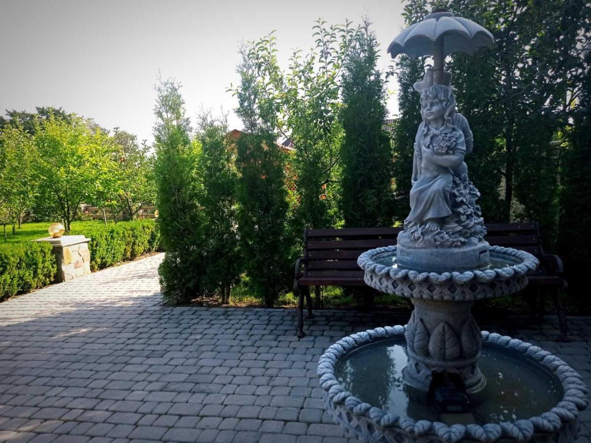 Готельно-Ресторанний Комплекс Прованс Парк Pochaiv Exterior photo