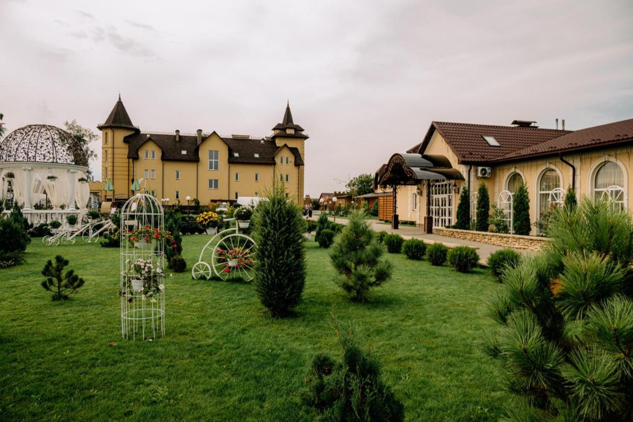 Готельно-Ресторанний Комплекс Прованс Парк Pochaiv Exterior photo